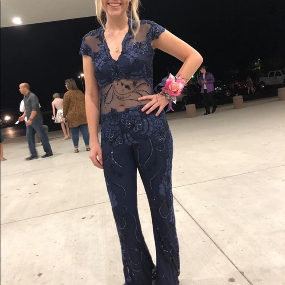 Navy Blue romper Sz 6 110.00Murphysboro Illinois
